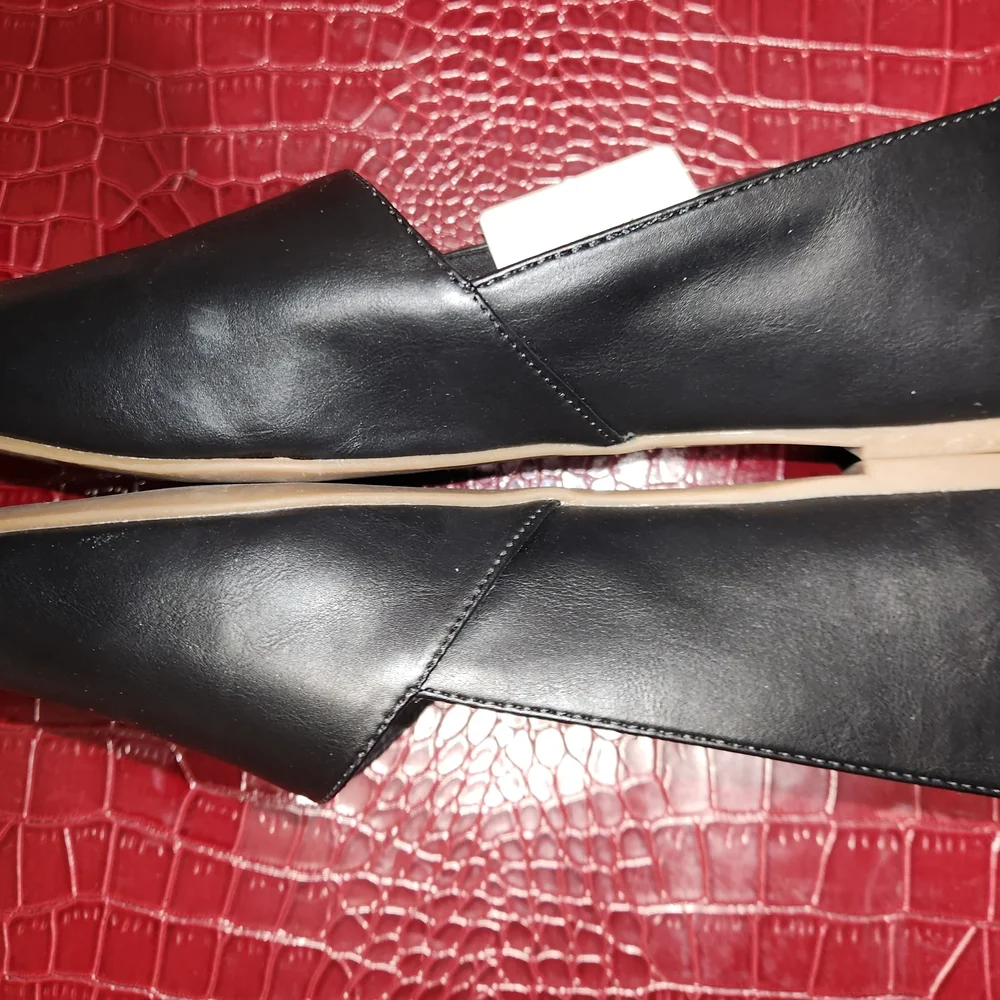 a.n.a Black Pointed-Toe Ballet Flats - Picture 4 of 5